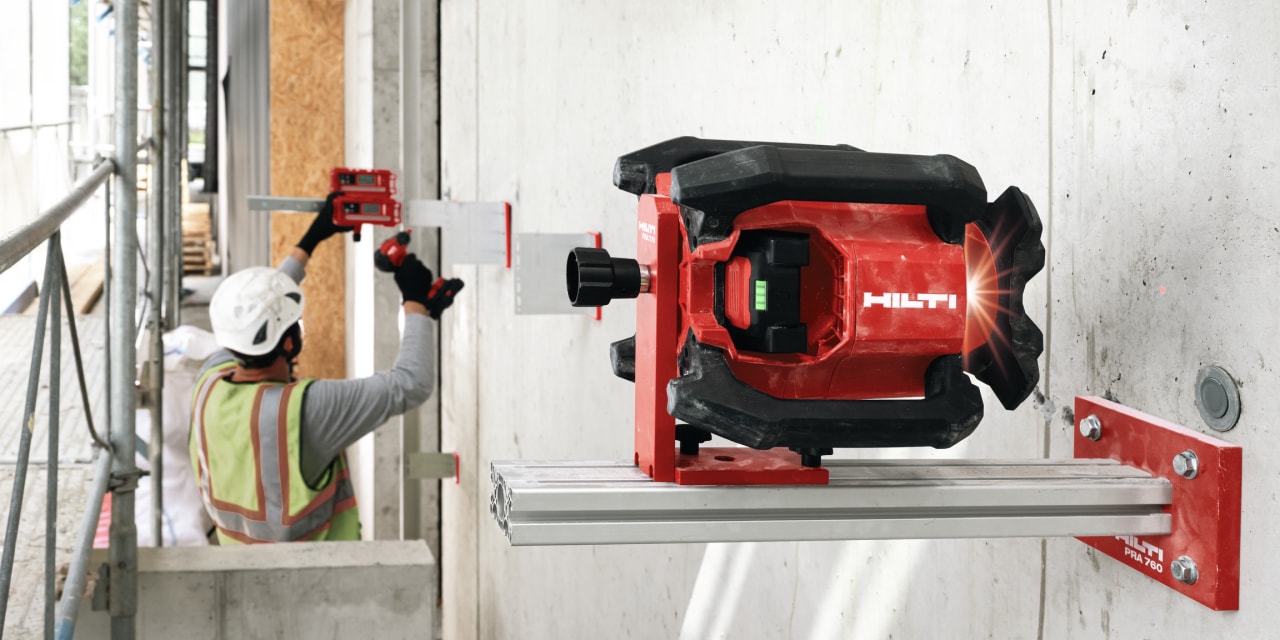 Profilių lyginimas „Hilti PR 30-HVS A12“ rotaciniu lazeriu