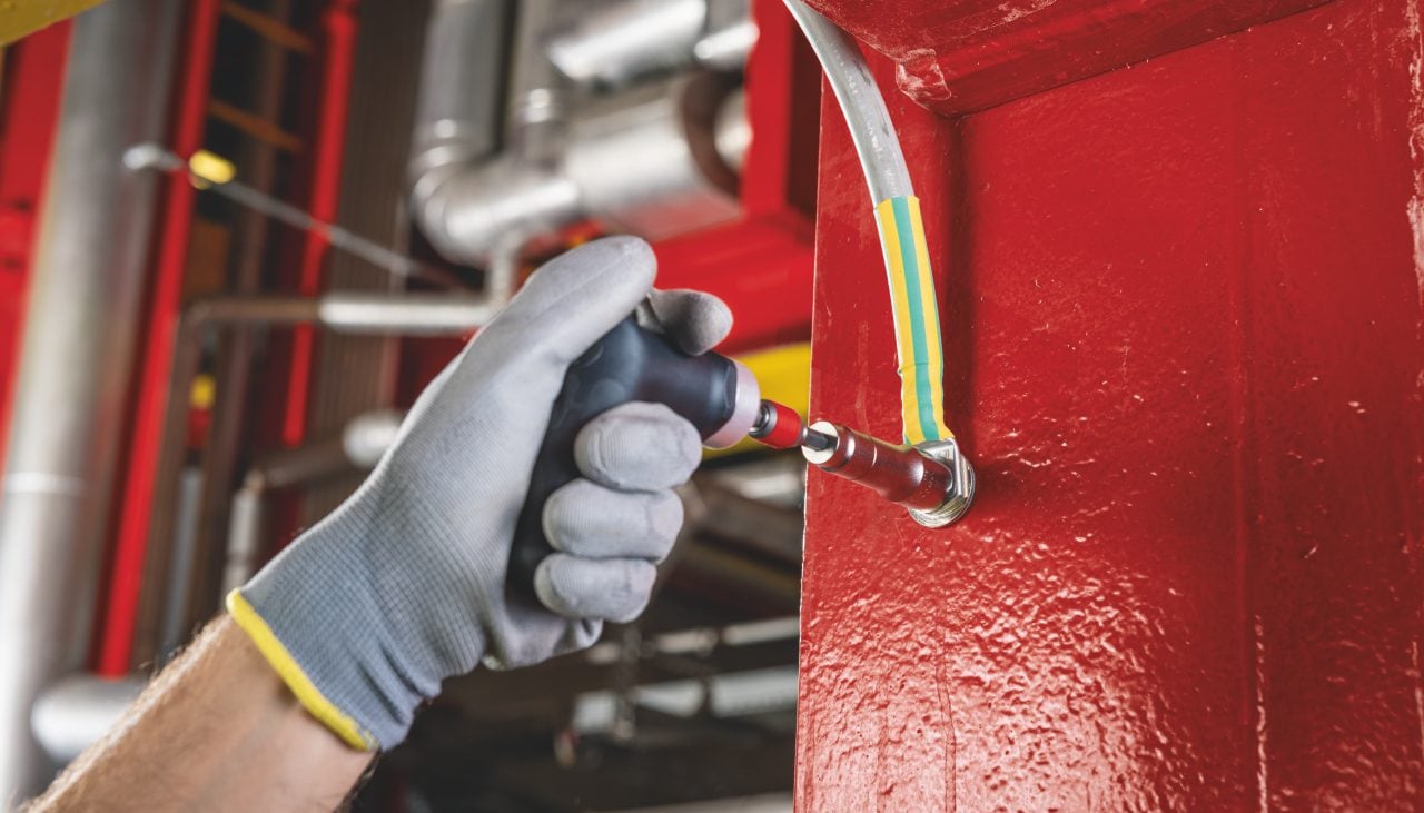 Fastening on Steel with X-BT and S-BT Fastening on Steel with X-BT and S-BT