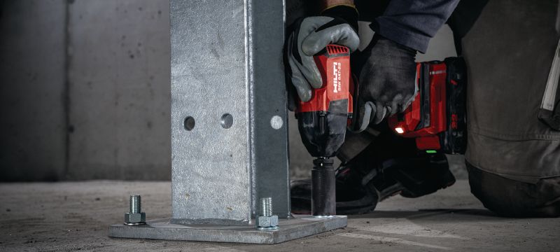 Cheminis inkaras HIT-HY 200-A V3 Geriausių eksploatacinių savybių švirkščiamasis skiedinys – greitai stingstantis cheminis inkaras, patvirtintas naudoti inkaruojant konstrukcines pagrindo plokštes ir armatūros jungtis, montuojamas betonui sustingus, prie betono Aplikacijos 1
