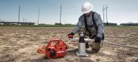NUN 10K-22 akumuliatorinis hidraulinis siurblys 10 000 PSI (700 barų) belaidis hidraulinis siurblys, skirtas sunkiems pjovimo / apspaudimo darbams ir nuotoliniam požeminių ir šarvuotųjų kabelių pjovimui („Nuron“ akumuliatorius) - Distancinis valdymas įtrauktas Aplikacijos 5