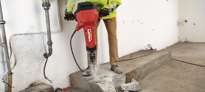 TE-H SM smailieji kaltai Smailiojo kalto galvutės betonui ir mūrui smulkinti / skaldyti naudojant trečios kartos TE 3000 arba H28 griovimo įrankius su apspaudu. Aplikacijos 1