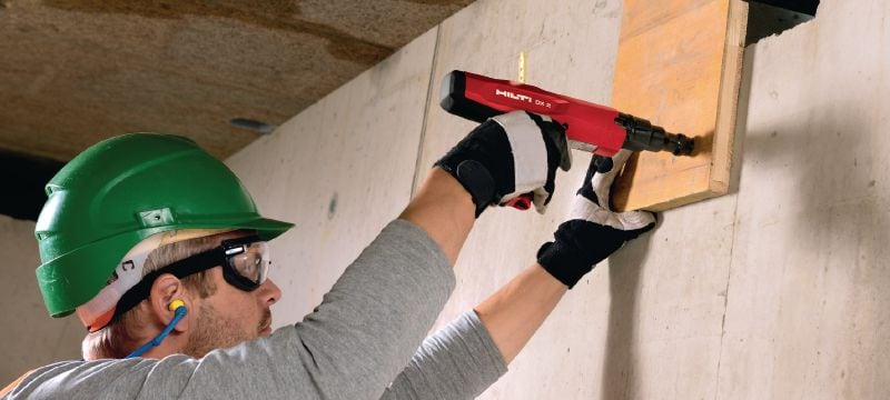 Vinys betonui X-C P8 Aukštos klasės pavienė vinis, skirta parakiniais įrankiais tvirtinti prie betono Aplikacijos 1