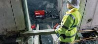 DSW 1510-CA trosinis pjūklas Elektrinis sieninis pjūklas (15 kW) – su automatine troso tempimo sistema, pjovimo automatinio valdymo funkcija bei belaidžiu distanciniu valdymu skirtas lengviau atlikti sunkius pjovimo darbus Aplikacijos 2