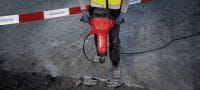 TE 3000-AVR tvirtas elektrinis pneumatinis kirstuvas Išskirtinai galingas kirstuvas, skirtas patvaraus betono griovimui, asfalto kirtimui, žemės darbams ir įžeminimo strypų įrengimui Aplikacijos 4