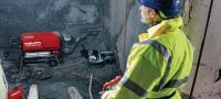 DSW 1510-CA trosinis pjūklas Elektrinis sieninis pjūklas (15 kW) – su automatine troso tempimo sistema, pjovimo automatinio valdymo funkcija bei belaidžiu distanciniu valdymu skirtas lengviau atlikti sunkius pjovimo darbus Aplikacijos 1