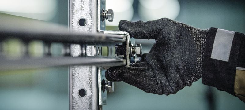 MT-CC-40/50 FL iš anksto surinktas U-formos jungtis Apspaudas su iš anksto surinkta „Fast-Lock“ veržle ir varžtu, skirtais kanalų kryžminių jungčių su MT statramsčio kanalu sujungimui Aplikacijos 1