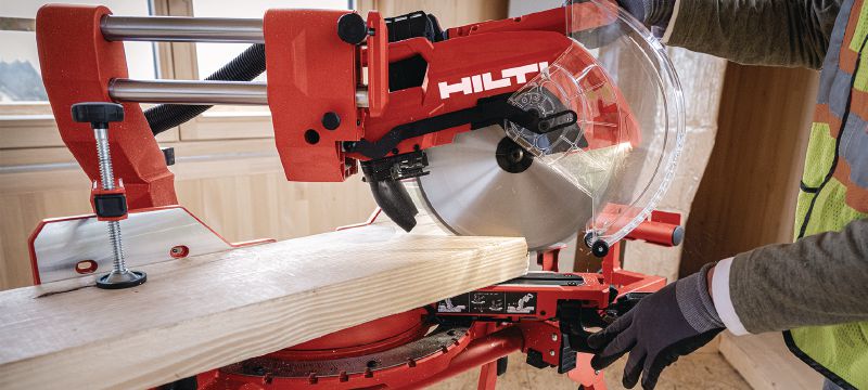 SM 60-22 Belaidis įžambinis pjūklas Dvigubo nuožulnaus slydimo įžambinis pjūklas su kryžminio pjovimo talpa iki 100x355 mm│×4 x 13-3/4 („Nuron“ akumuliatoriaus platforma) Aplikacijos 1