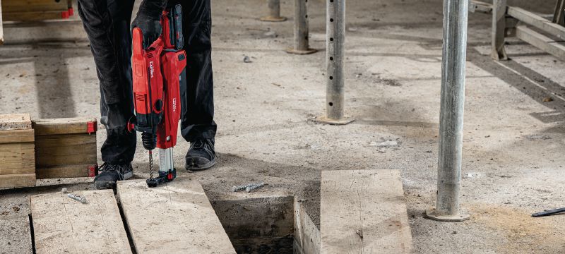TE DRS-5 dulkių nusiurbimo sistema Vietoje naudojama siurblio sistema, skirta dulkėms patogiai surinkti gręžiant ar kalant TE 5-22 akumuliatoriniu perforatoriumi Aplikacijos 1
