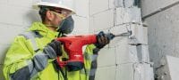 TE 500 SDS-Max skaldos plaktukas Tvirtas „SDS Max“ (TE-Y) griovimo plaktukas, skirtas lengvų apkrovų kalimo darbams su betonu arba mūru Aplikacijos 1