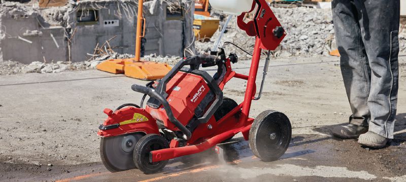 DSH 700-22 akumuliatorius pjūklas (užpakalinė rankena) Patvarus akumuliatorinis pjūklas su užpakaline rankena, skirtas betonui, metalui ir mūrui („Nuron“ akumuliatoriaus platforma) Aplikacijos 1
