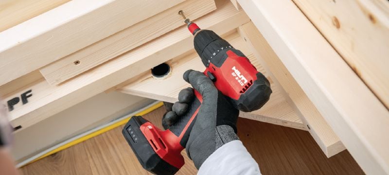 SF 2-A12 akumuliatorinis gręžtuvas / suktuvas Subkompaktinės klasės akumuliatorinis 12 V ličio jonų gręžtuvas / suktuvas su bešepečiu varikliu ir 10 mm berakčiu griebtuvu, kai reikia priėjimo, mažas svorio bei tikslaus valdymo Aplikacijos 1