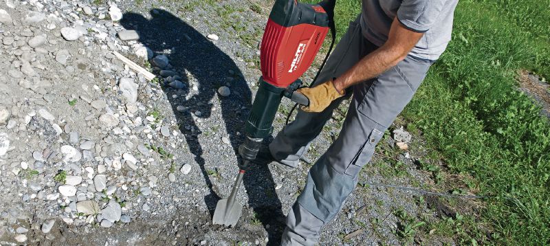 TE-S SP molio kaltuvai-kastuvai Itin aštrūs TE-S molio kaltuvai-kastuvai kietai suplūktam žvyrui ar gruntui ardyti Aplikacijos 1